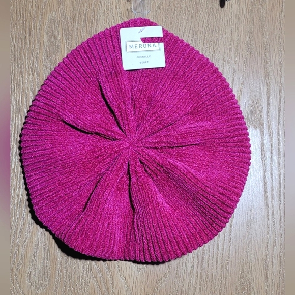 NWT Merona chenille knit Fuschia Beret - Picture 1 of 7